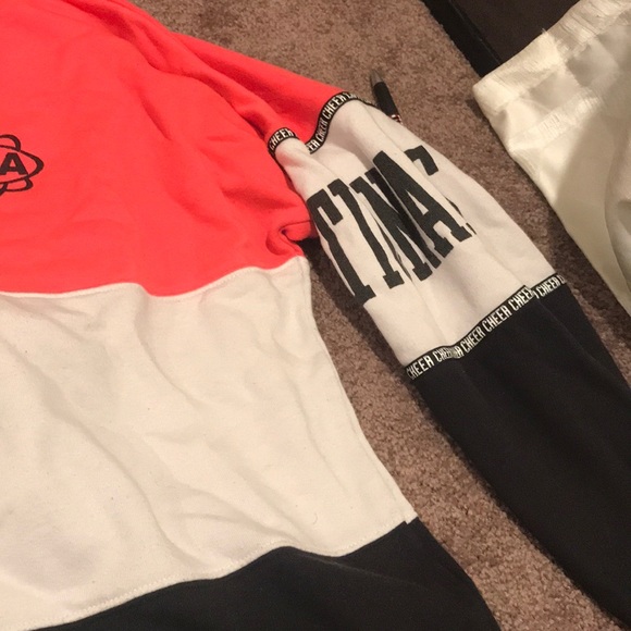 Sweatshirt - Picture 3 of 3